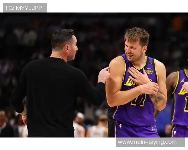 东契奇称赞海斯在挡拆配合中总能精准找到最佳接应位置