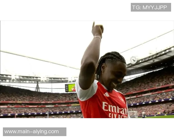 埃泽社媒分享足总杯精彩瞬间赛场上的平静与助攻的完美结合